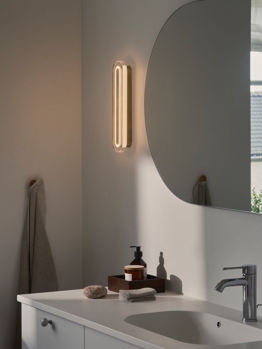 Cavara | Wall light | Brass