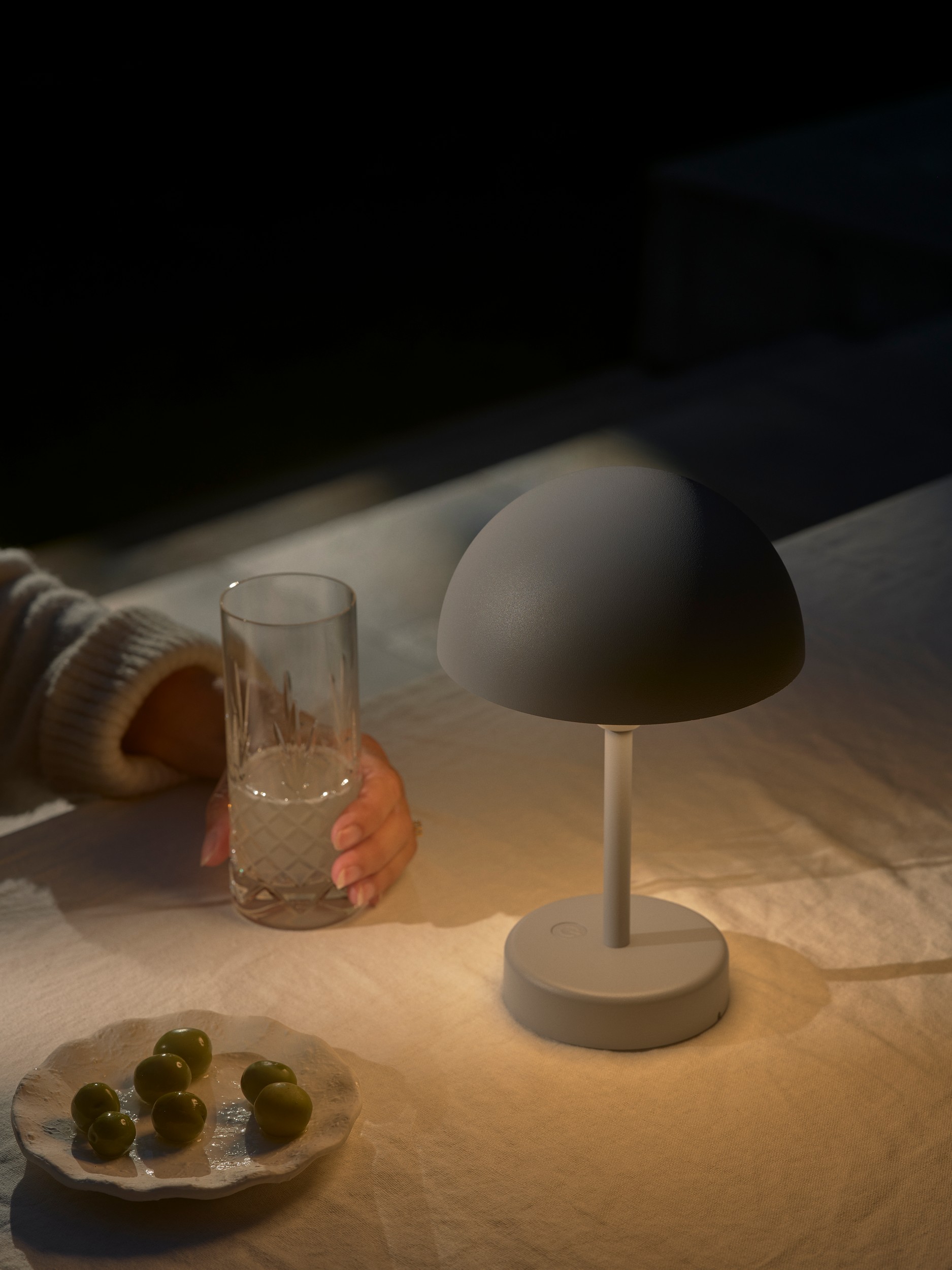 M Ellen 2418015010_2