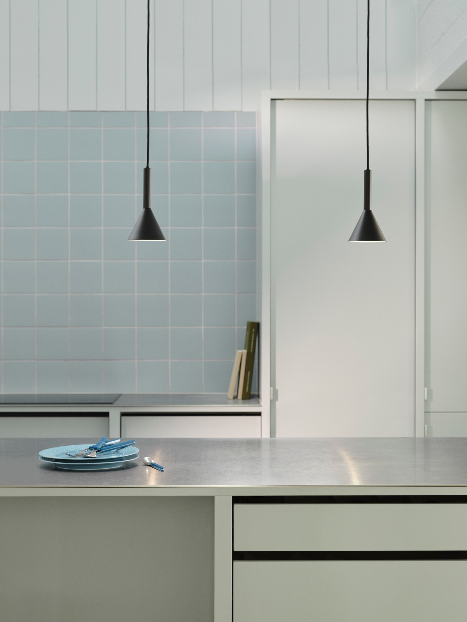 M Kelvis 2612723003_1