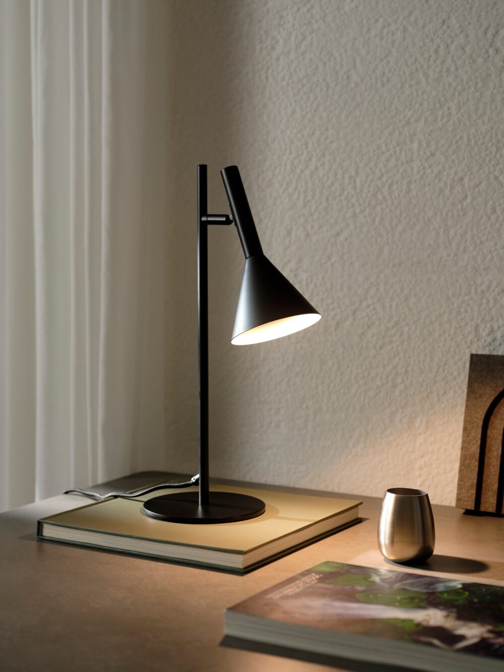 Kelvis | Table lamp | Black