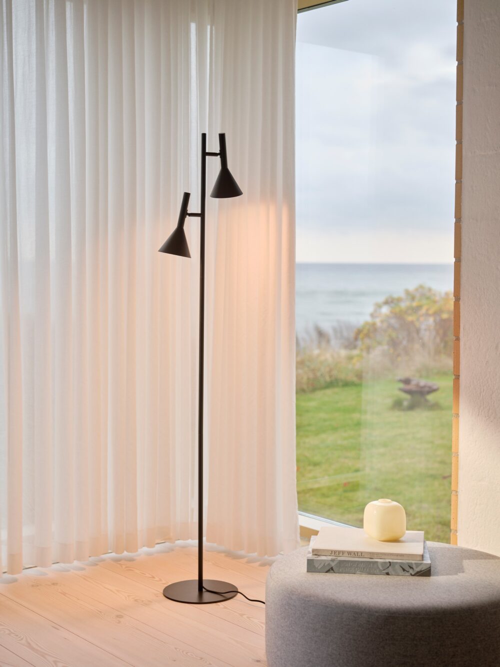 Kelvis | Floor lamp | Black
