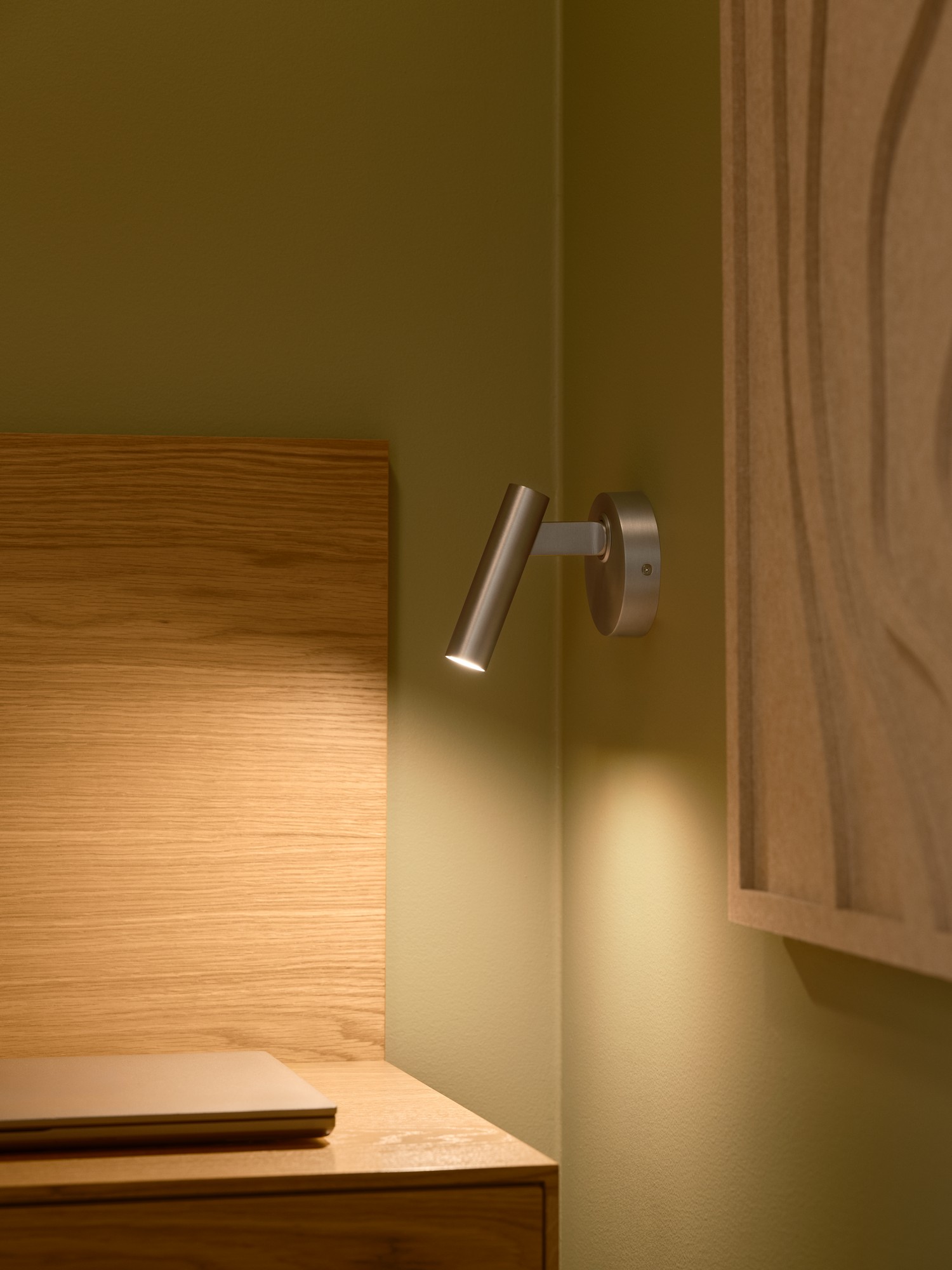 M Makoto 2620051033_2