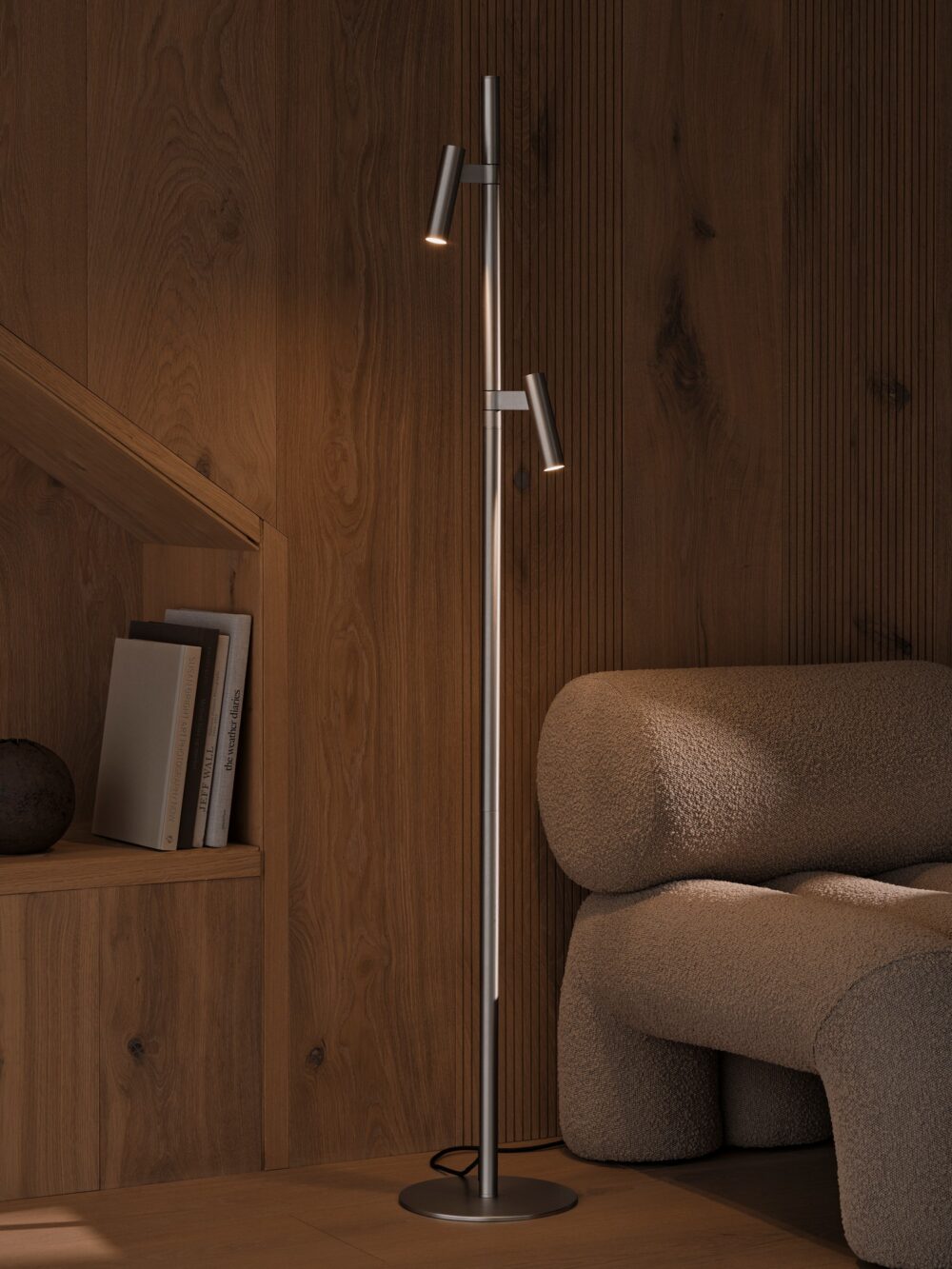 Makoto | Floor lamp | Satin chrome