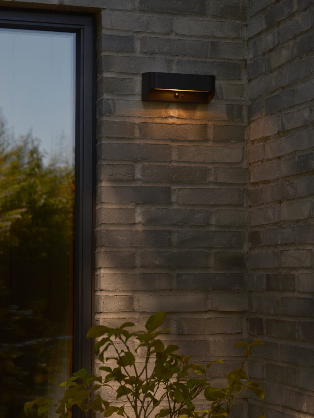 Marcellio Solar | Wall light | Black