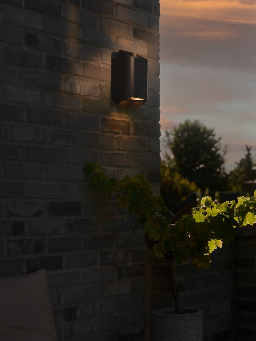 Nico 22 Round Maxi | Wall light | Black