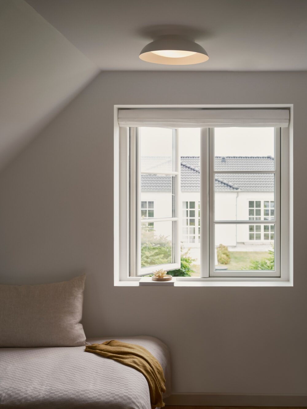 Nivora 38 | Ceiling light | White