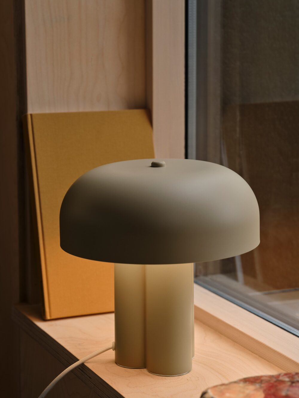 Sandro | Table lamp | Light brown