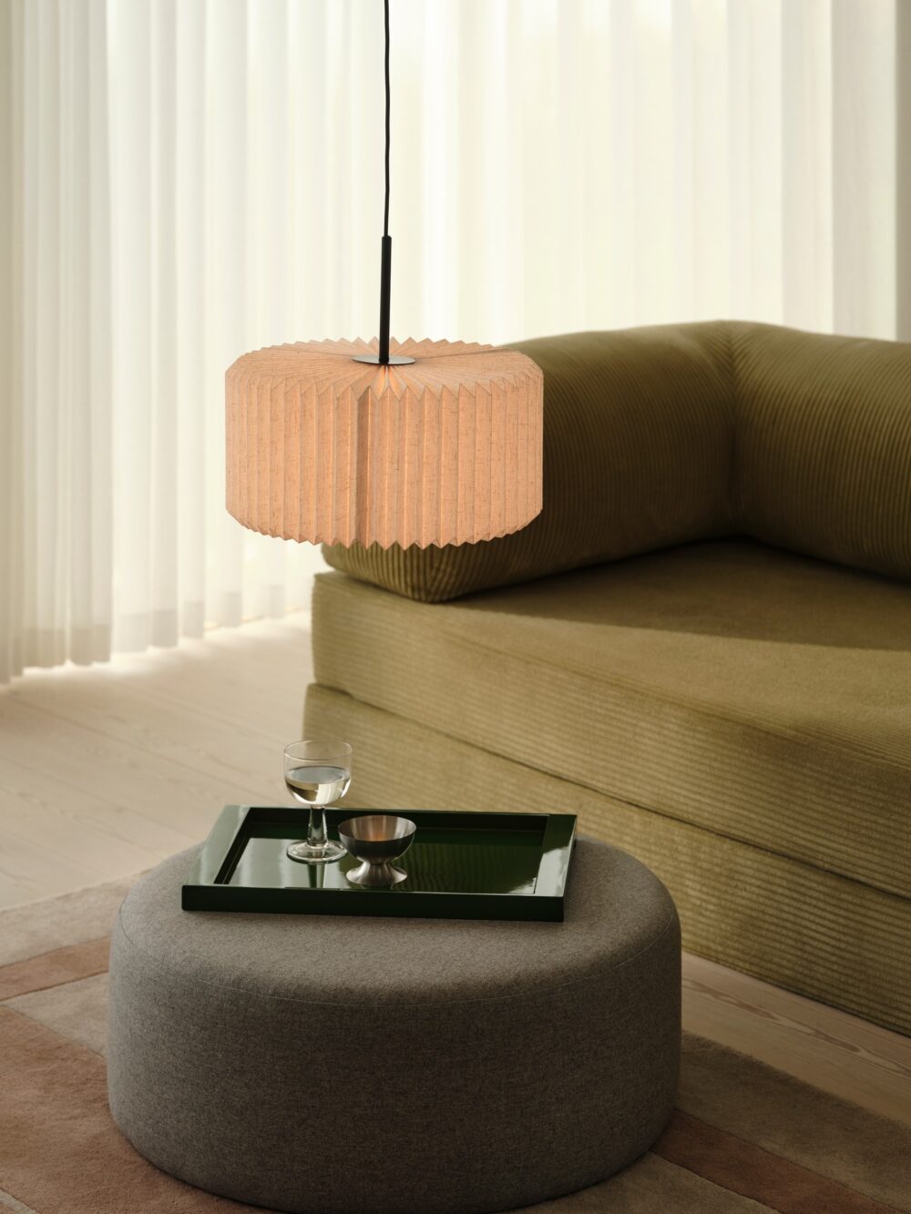 Vivienne 40 | Pendant | Black